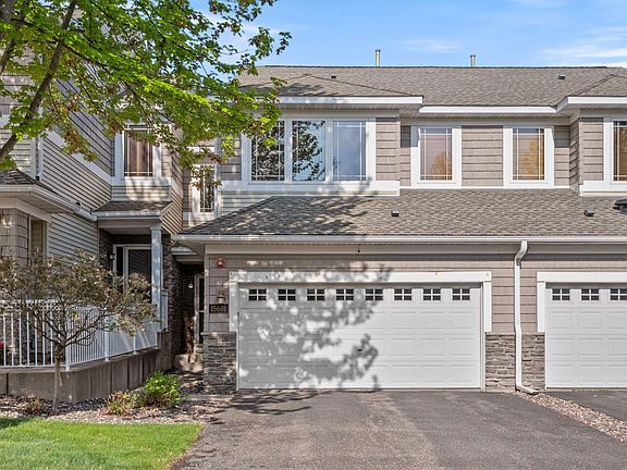 2nd image of 15601 Lilac Dr