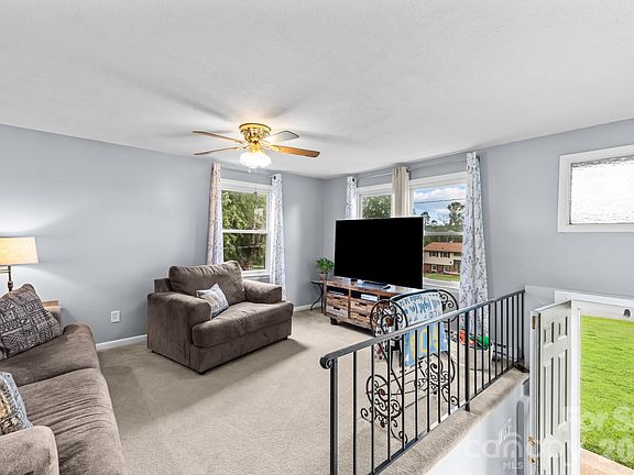 5th image of 4671 Crystal St