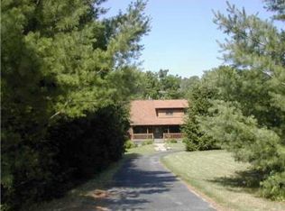 5721 Old Church Ct, Ann Arbor, MI 48105