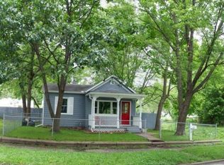 902 Osage St, Leavenworth, KS 66048
