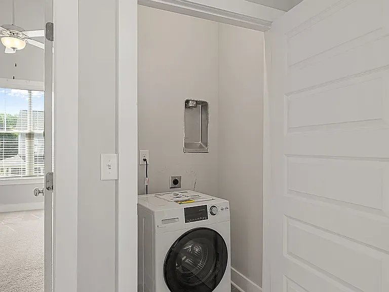 700 Cottage Park Dr — Photo 28