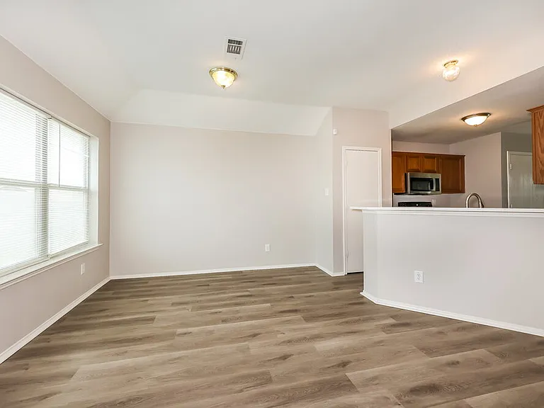 1840 McNeely St — Photo 3
