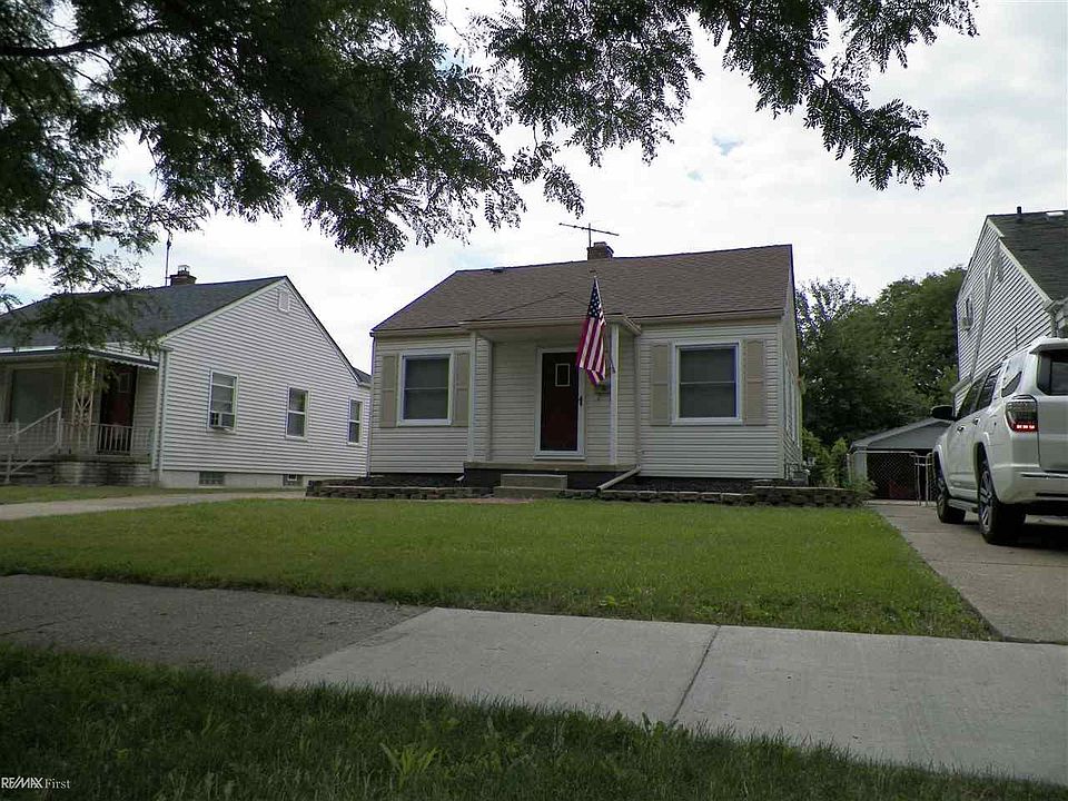 1st image of 19300 Woodcrest St