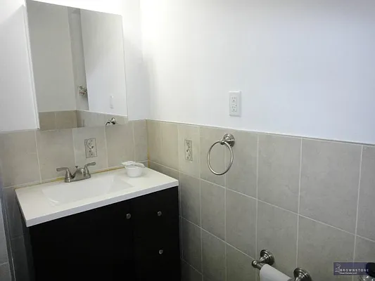 Rented by Brownstone Real Estate | media 28