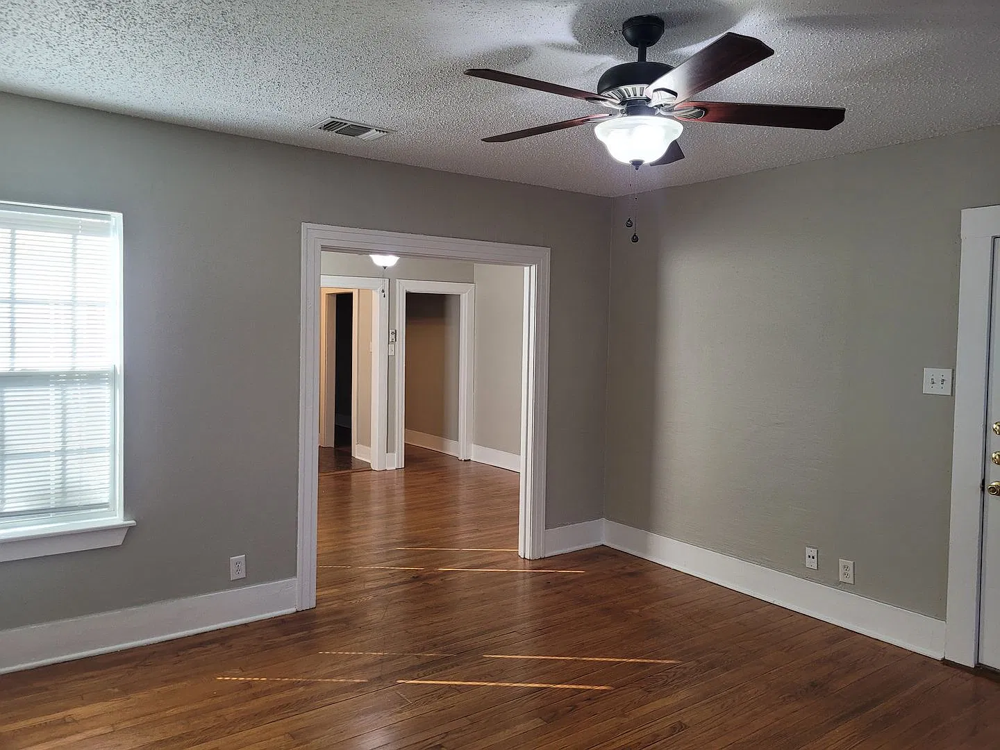 Beautiful Historic Condo in Alta Vista! — Photo 4