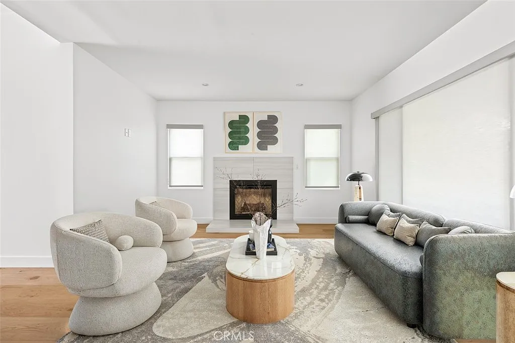5 bed, 2920 sqft, $12,000 — Photo 1