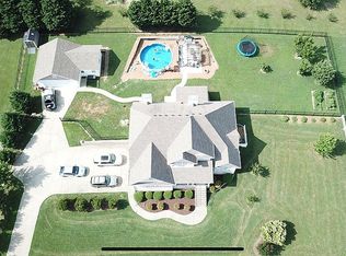 168 Lena Loop, Burns, TN 37029