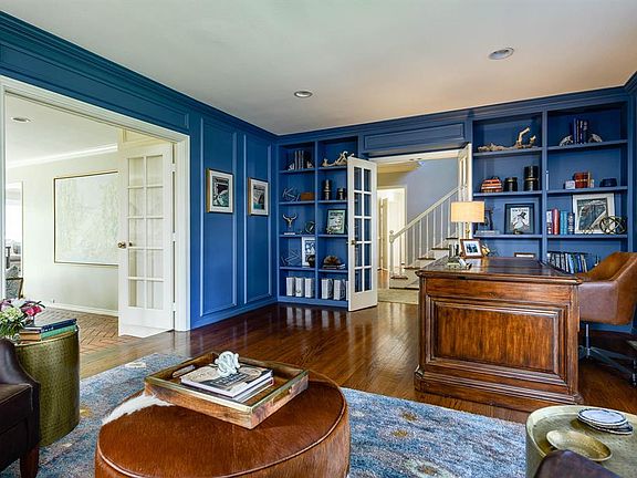 5th image of 4421 Larchmont Ave