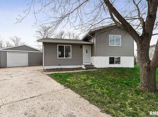 512 32nd Ave W, Milan, IL 61264