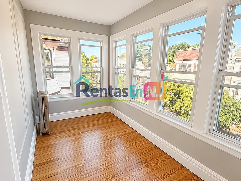 549 S 20th St #3A — Photo 5