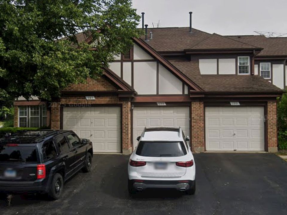 1st image of 199 Lawn Ct
