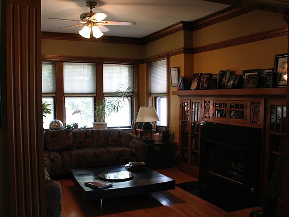 3rd image of 2243 N Hoyne Ave #1