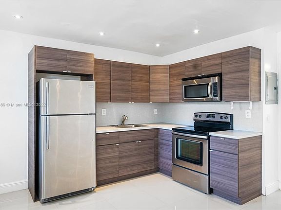5th image of 552 NE 61st St #3