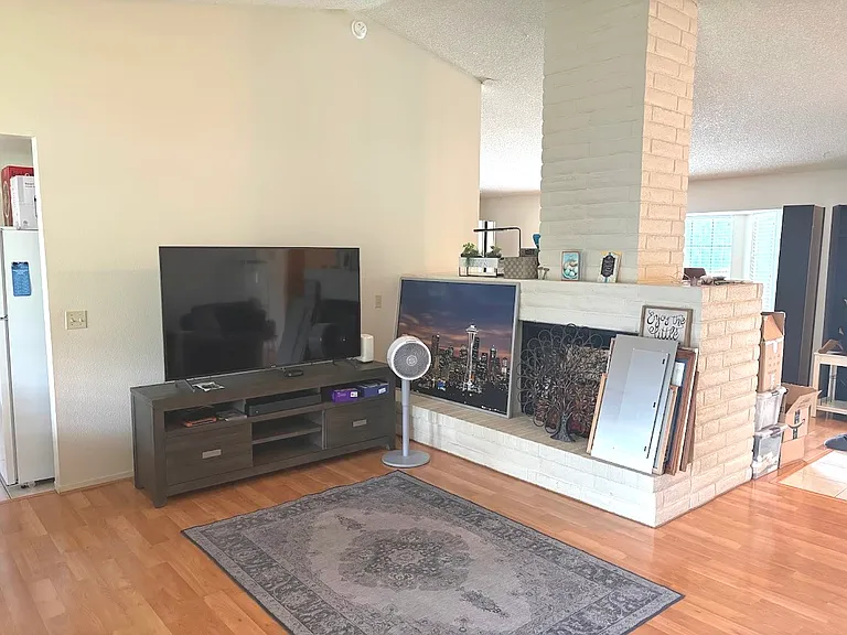 4062 Glendale Ct — Photo 7