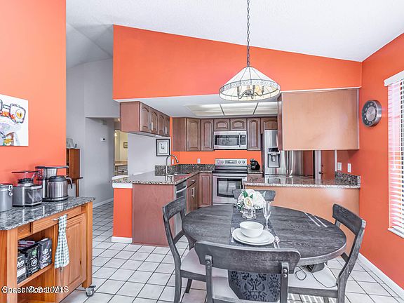 5th image of 1347 Nelson Ct