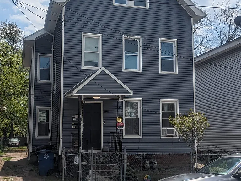 198 Wolcott St #2A — Photo 9