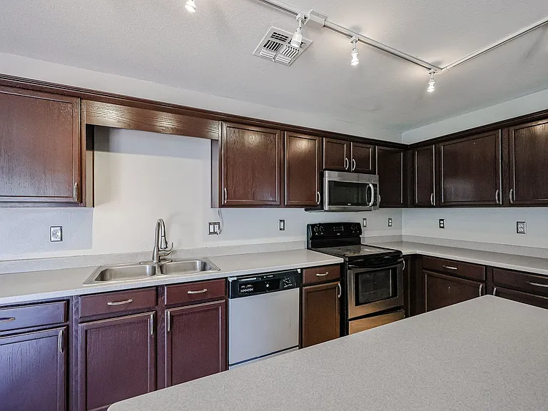3385 E Longhorn Dr — Photo 10