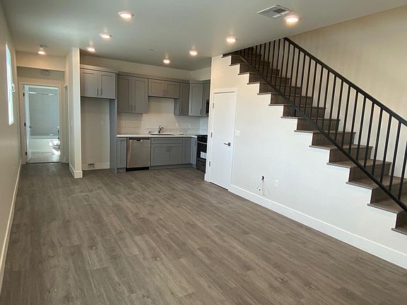 2nd image of 14114 Erwin St Unit 1