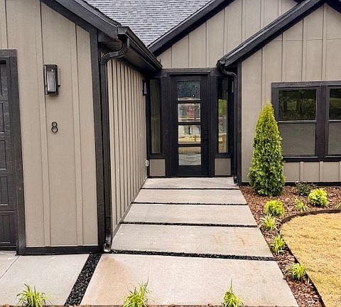 4th image of 8 Borle Cir