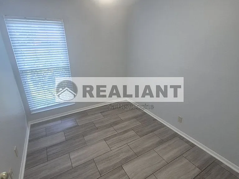 1725 Promontory Dr — Photo 9