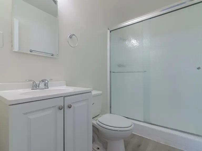 4060 Stevely Ave — Photo 17