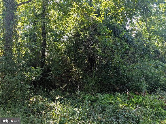 3rd image of Oakley Dr