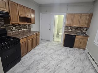 110-112 Eastern Pkwy #1RR, Irvington, NJ 07111
