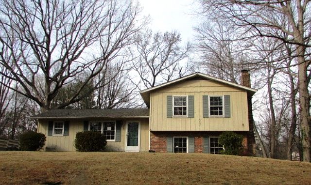 1st image of 204 Anglewood Dr
