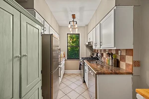 Kitchen, photo 1