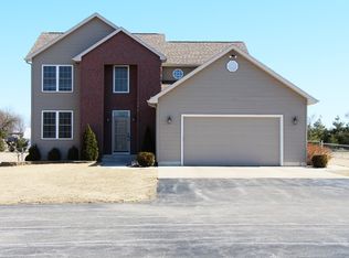 2902 S Widener Ave, Decatur, IL 62521