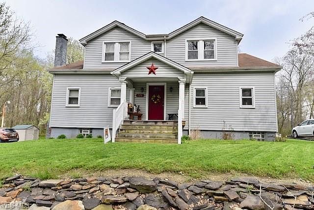 1st image of 220 Lovers Ln NW