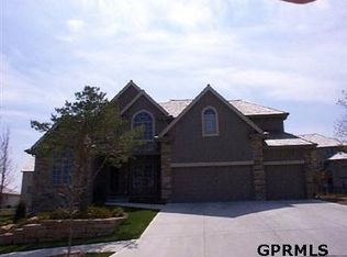 19115 S Pinehurst Ave, Omaha, NE 68130