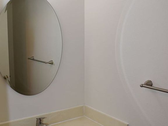 2nd image of 3916 Oak Villa Cir