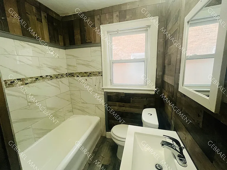 14828 Sussex St — Photo 7