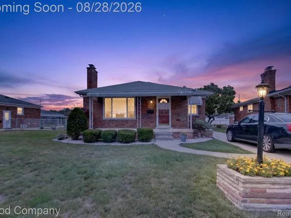 24910 Manhattan St, Saint Clair Shores, MI 48080