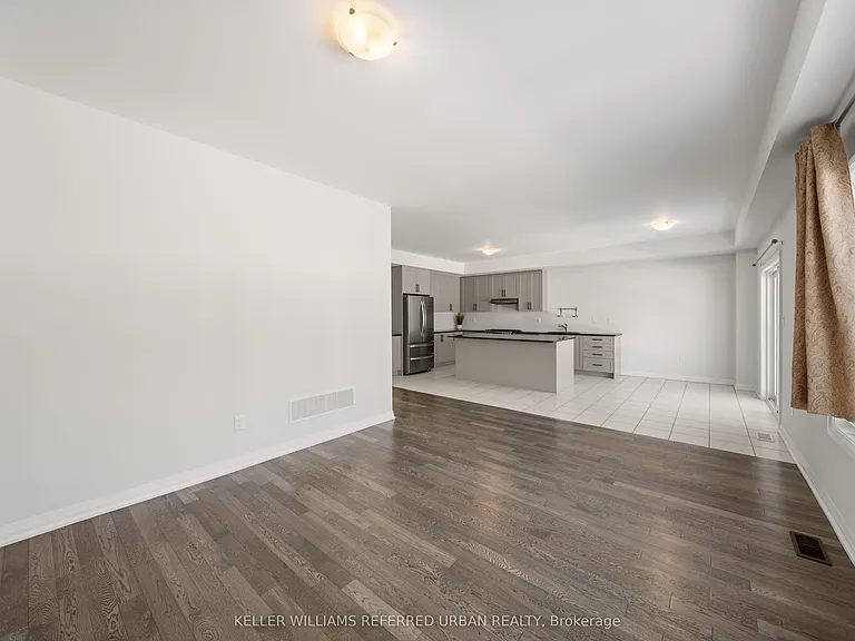 1466 Stovell Cres #MAIN UPPER — Photo 16