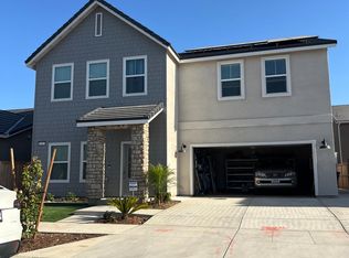 1063 Plum Tree Ave, Clovis, CA 93619