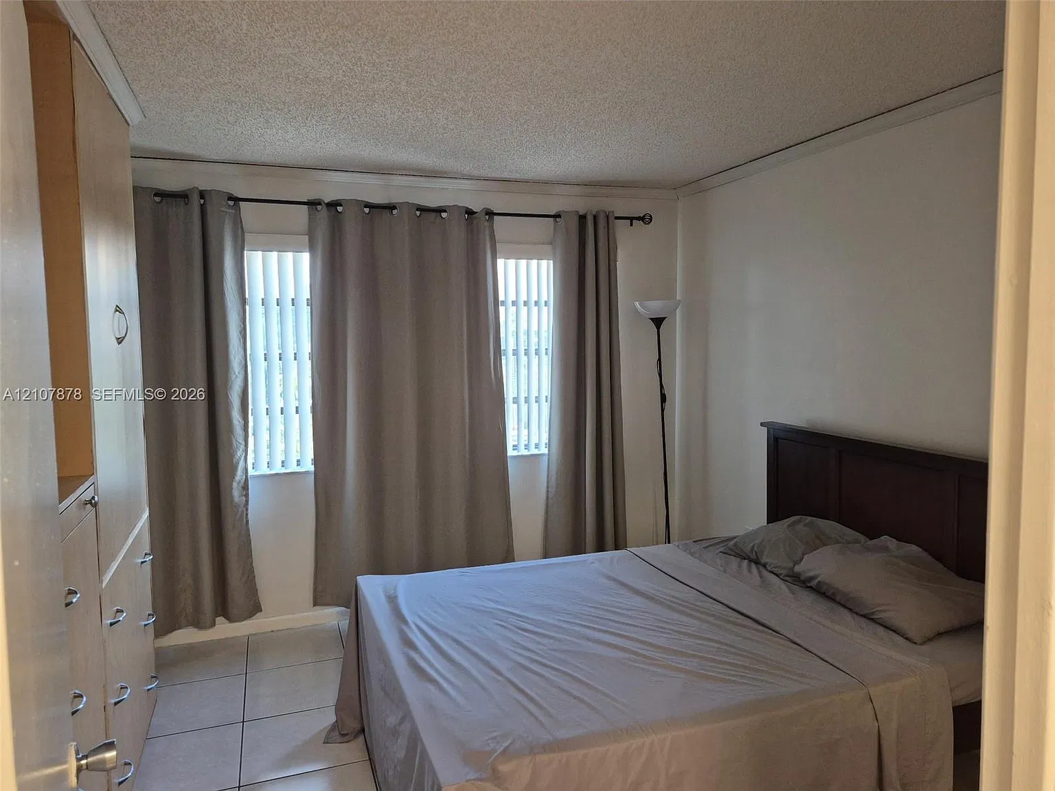 Expo I Condo — Photo 2