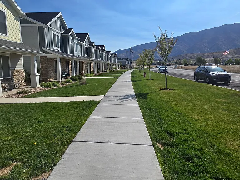 1208 W Summit Ridge Pkwy — Photo 28