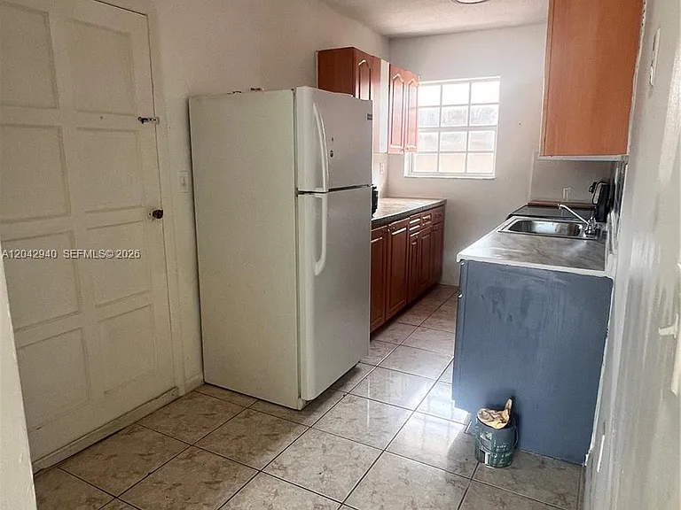 608 SW 15th Ave #3 — Photo 5