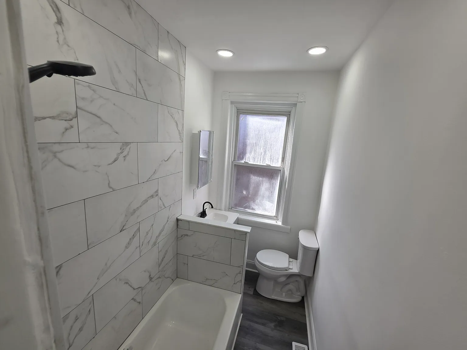 2 bed, 1000 sqft, $1,600 — Photo 1