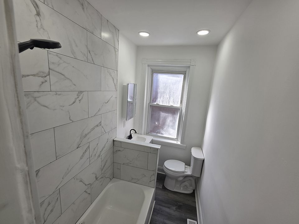1st image of 521 N 64th St #2