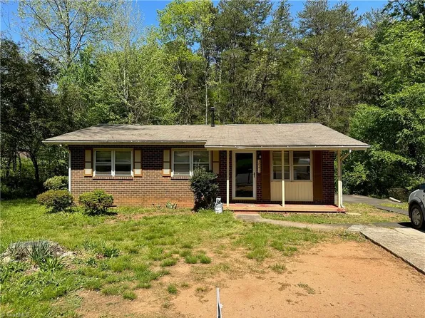 3041 Corry Cir, Winston Salem, NC 27107