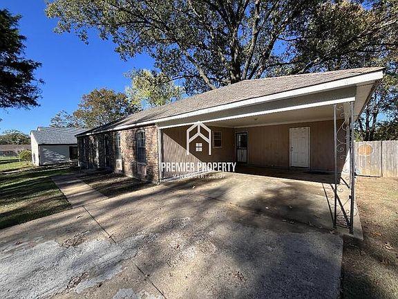 2nd image of 3690 Oak Lake Ln
