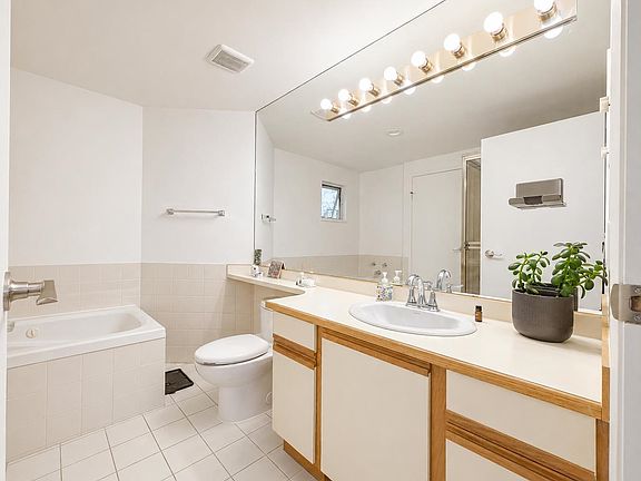 4th image of 3459 River Rd W #14