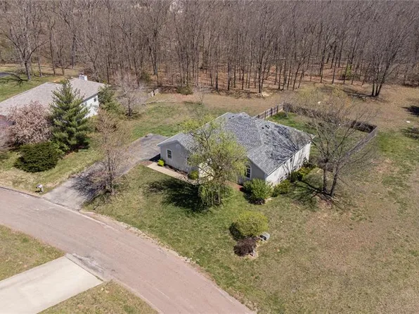 10415 Summerfield Dr, Rolla, MO 65401