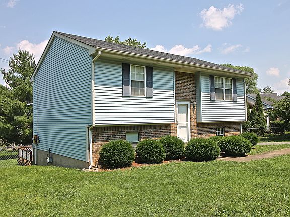2nd image of 132 Upper Stone Ave