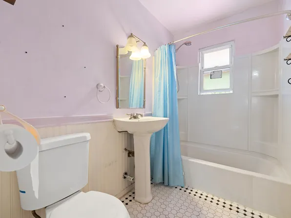 160 Stephens Avenue image 19 of 29