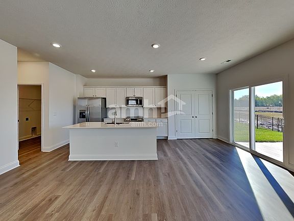 4th image of 9133 Henley Ave SW
