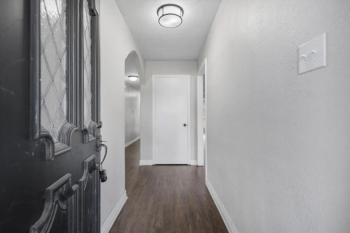 903 Joel Dr — Photo 3
